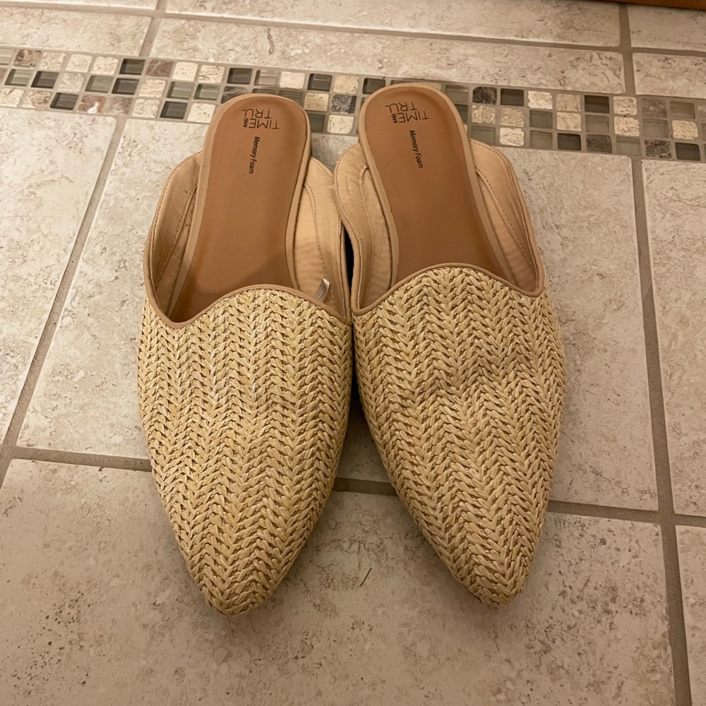 Time & Tru Flats Size 10